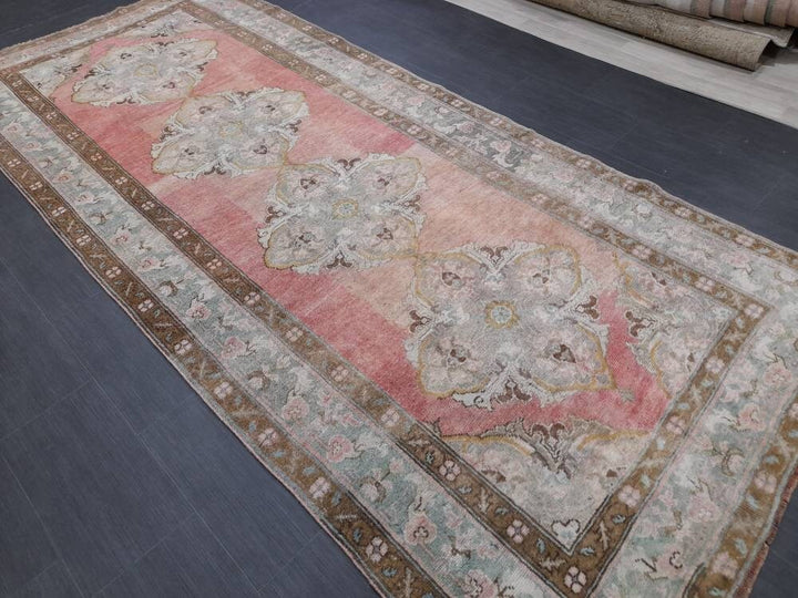 Beige Turkish Runner Rug 4' 8" x 11' 1" Hand-Knotted detail