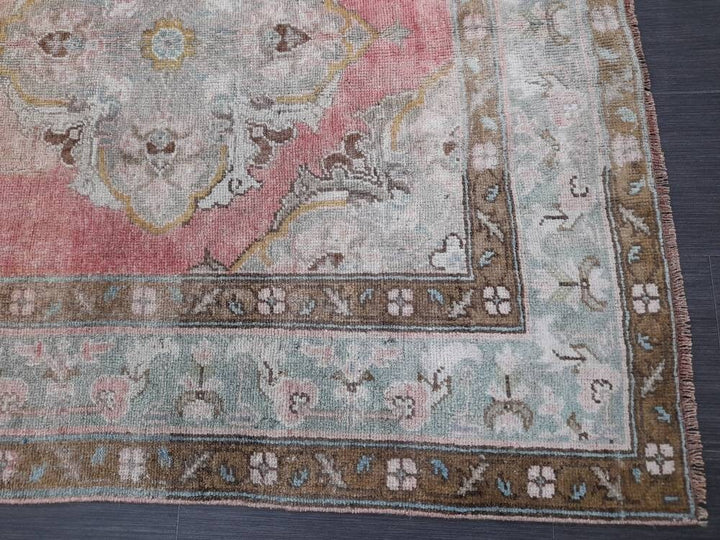 Beige Turkish Runner Rug 4' 8" x 11' 1" Hand-Knotted border