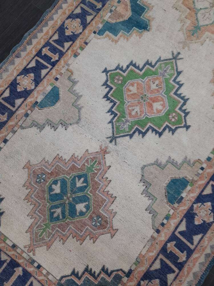Beige Turkish Runner Rug 4' 11" x 10' 4" Hand-Knotted border