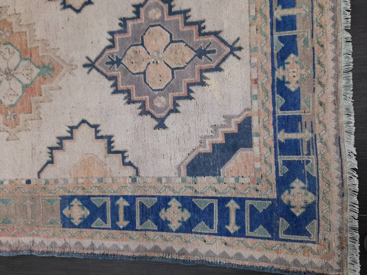 Beige Turkish Runner Rug 4' 11" x 10' 4" Hand-Knotted pattern