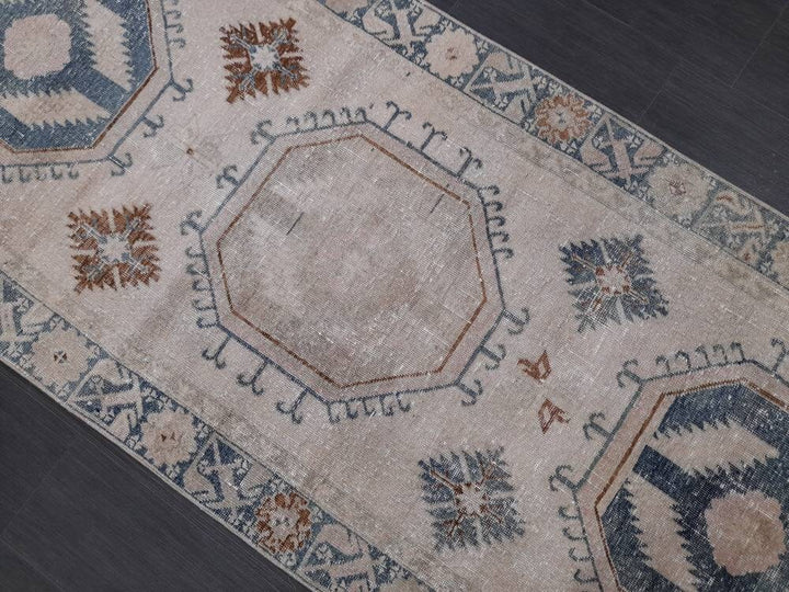 Beige Turkish Runner Rug 3' 10" x 13' Hand-Knotted border