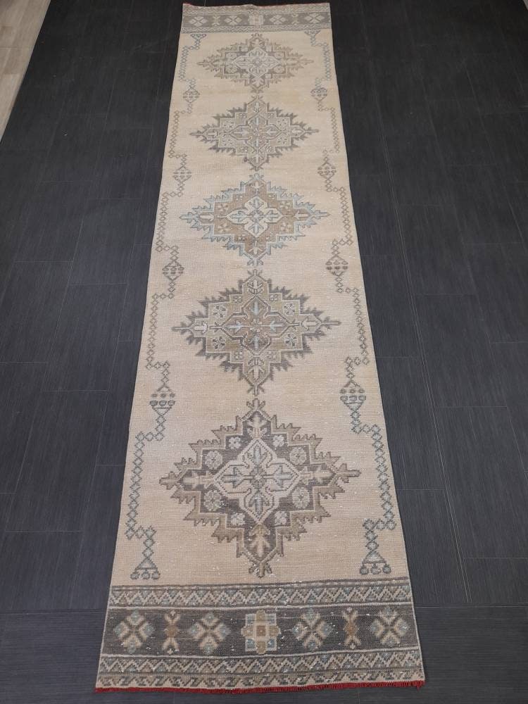 Beige Turkish Runner Rug 2' 10" x 10' 11" Hand-Knotted detail