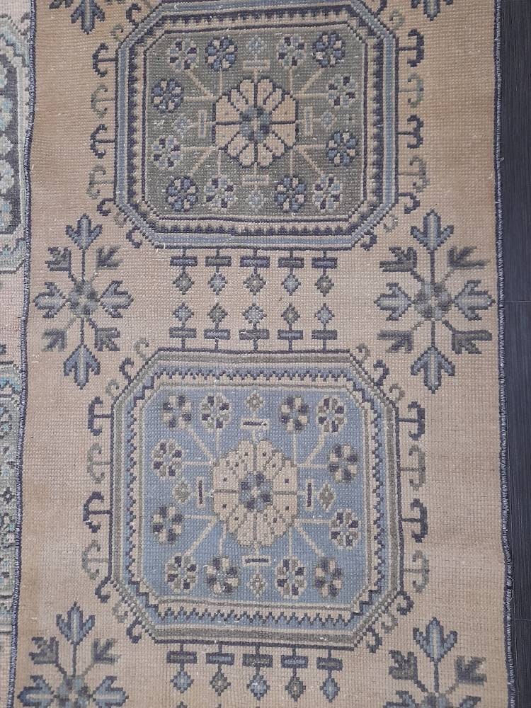 Beige Turkish Runner Rug 8' x 12' Hand-Knotted | No. WR96017