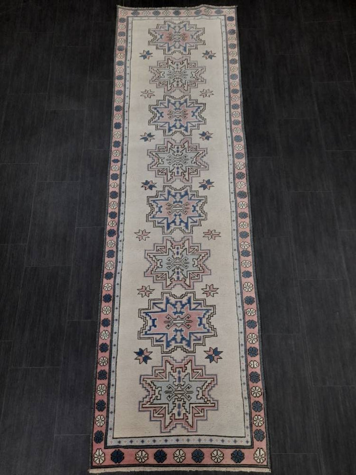 Beige Turkish Runner Rug 2' 7" x 9' Hand-Knotted detail