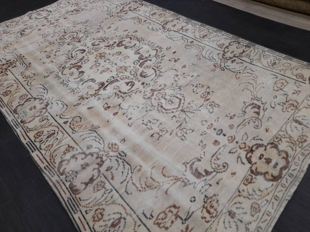 Beige Turkish Vintage Rug 6' x 9' 7" Hand-Knotted | No. WR84713