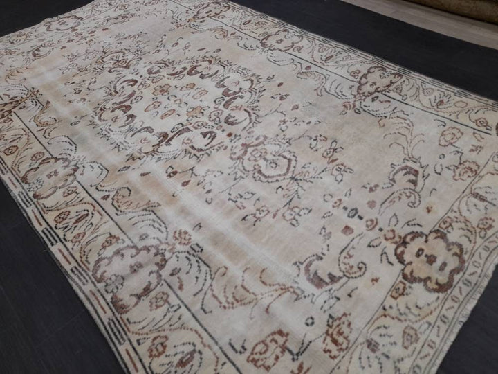 Beige Turkish Vintage Rug 6' x 9' 7" Hand-Knotted | No. WR84713
