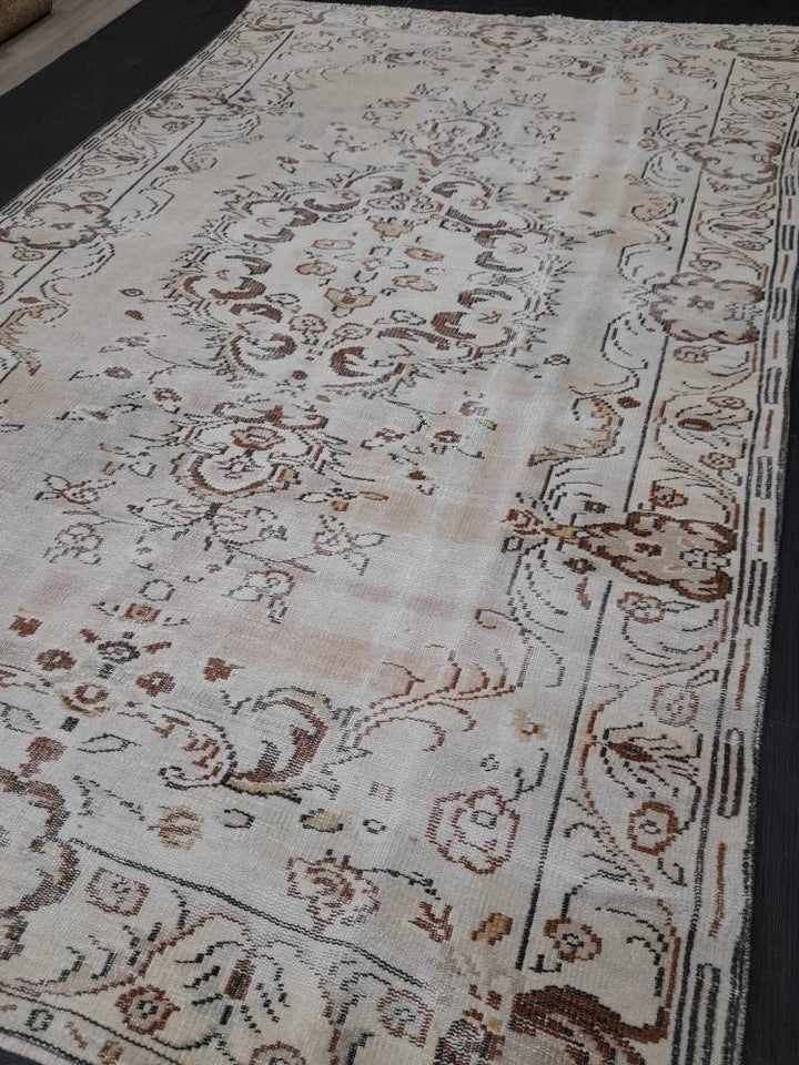 Beige Turkish Vintage Rug 6' x 9' 7" Hand-Knotted | No. WR84713
