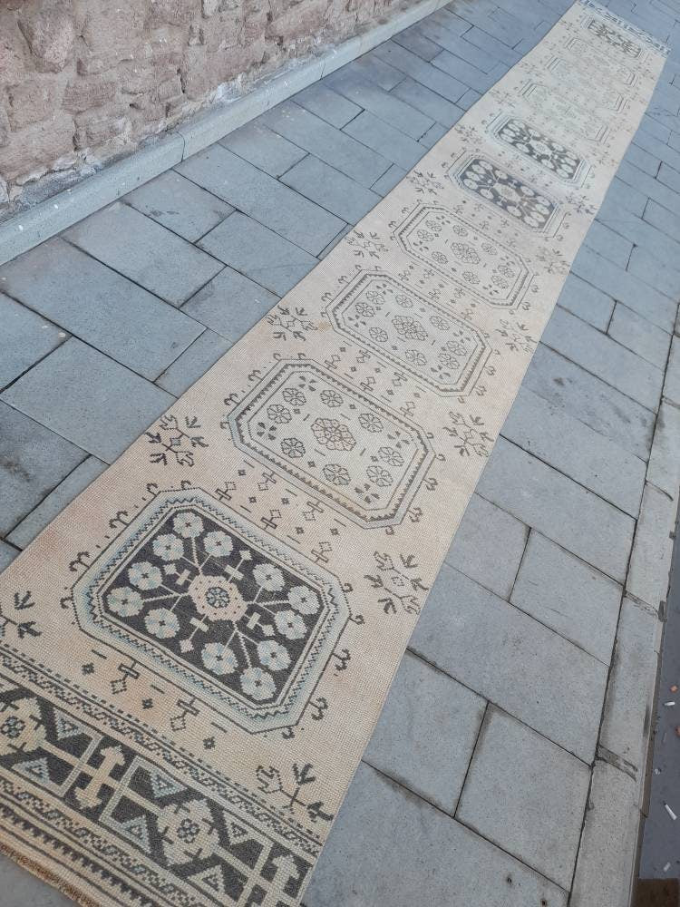 Beige Turkish Runner Rug 2' 11" x 23' 2" Hand-Knotted border