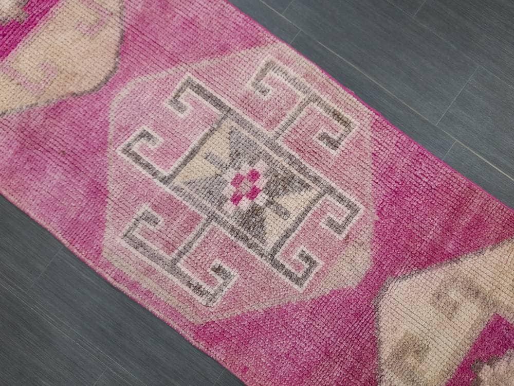 Beige Turkish Runner Rug 2' 5" x 8' 2" Hand-Knotted border