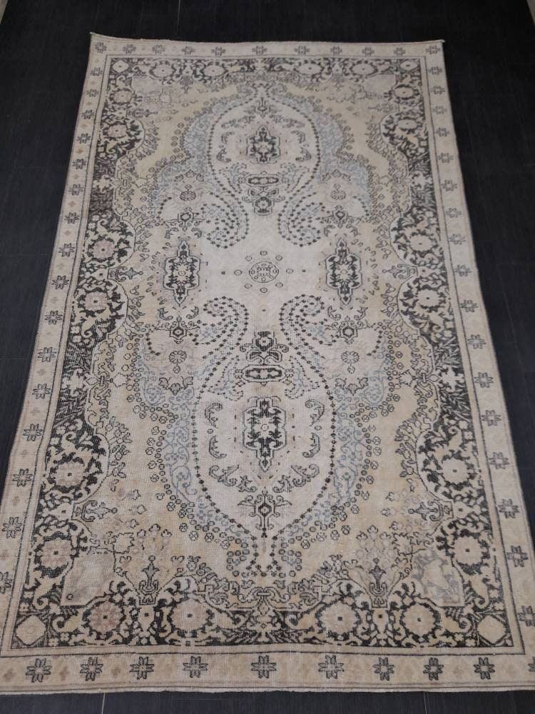 Turkish Oushak Rug 6' x 9' 8" Hand-Knotted view 9