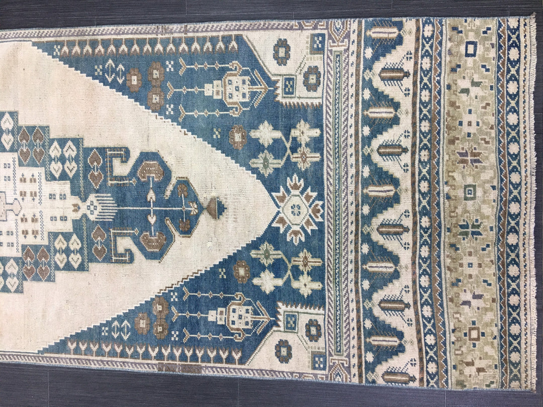 Beige Turkish Runner Rug 2' 10" x 9' 11" Hand-Knotted detail