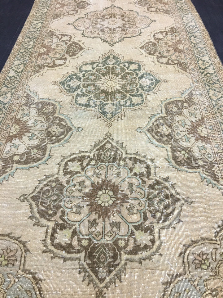 Beige Turkish Runner Rug 4' 9" x 14' 2" Hand-Knotted detail