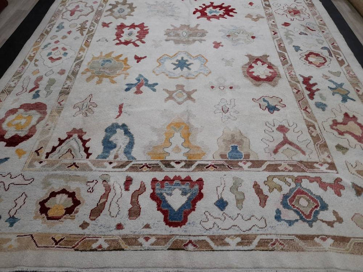Beige Turkish Runner Rug 9' x 12' Hand-Knotted detail