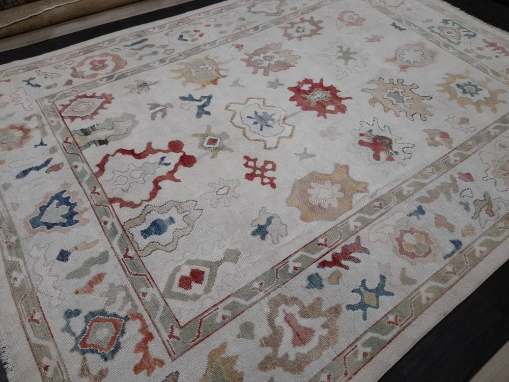 Beige Turkish Runner Rug 9' x 12' Hand-Knotted detail