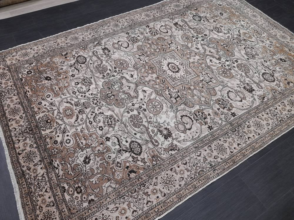 Rust Turkish Oushak Rug 6' 4" x 9' 5" Hand-Knotted field