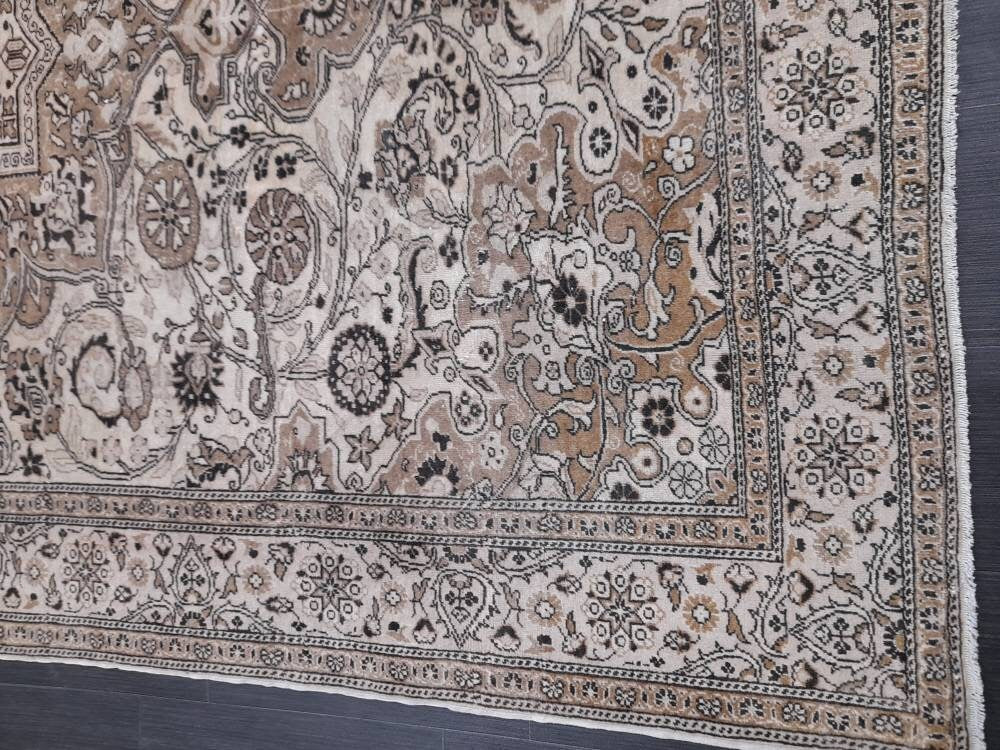 Rust Turkish Oushak Rug 6' 4" x 9' 5" Hand-Knotted detail
