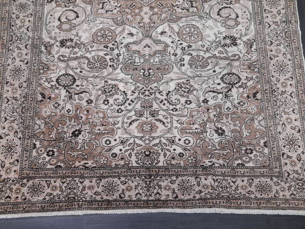Rust Turkish Oushak Rug 6' 4" x 9' 5" Hand-Knotted close-up