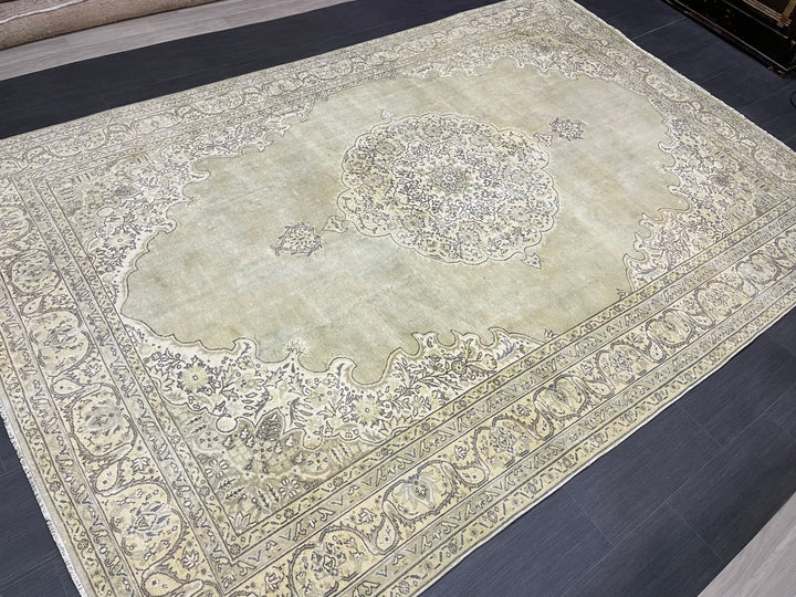 Green Turkish Vintage Rug 7' x 10' 3" Hand-Knotted | No. WR69677
