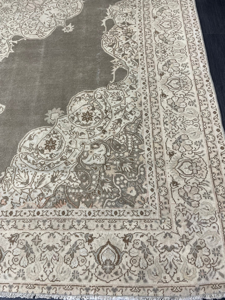 Gray Oushak Rug 6' 8" x 10' - No. WR40444