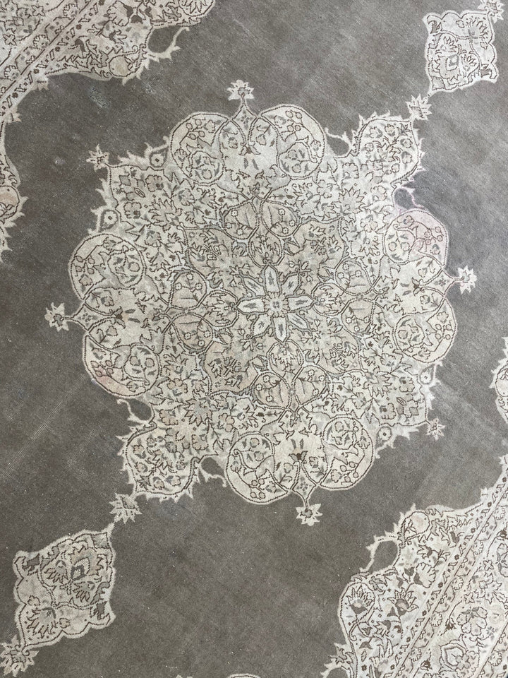 Gray Oushak Rug 6' 8" x 10' - No. WR40444