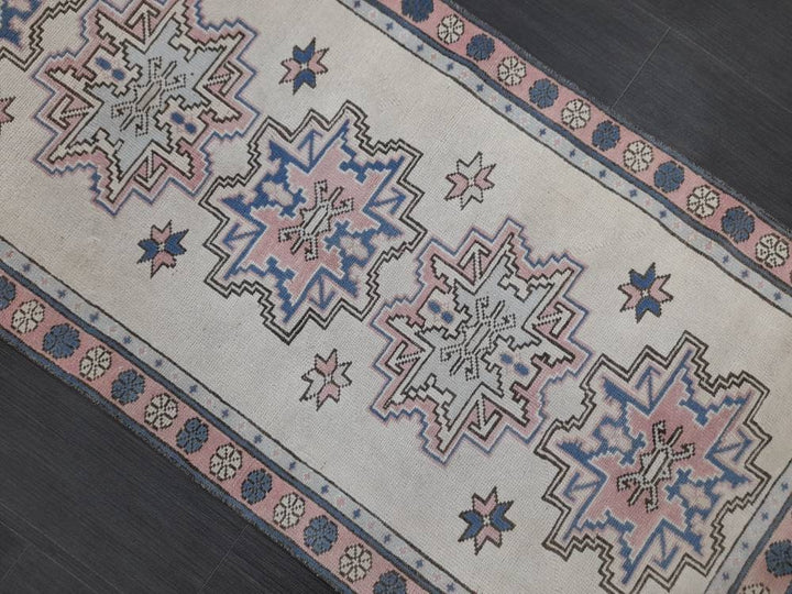 Beige Turkish Runner Rug 2' 7" x 9' Hand-Knotted close-up