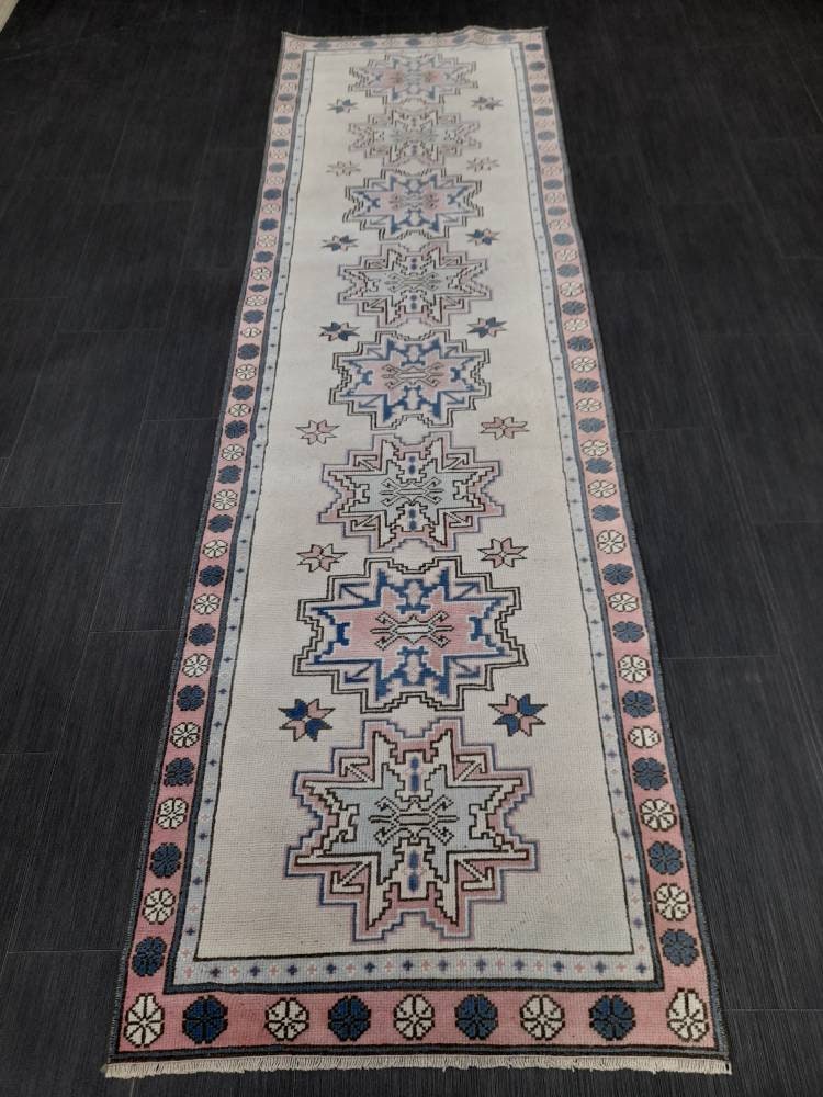Beige Turkish Runner Rug 2' 7" x 9' Hand-Knotted border
