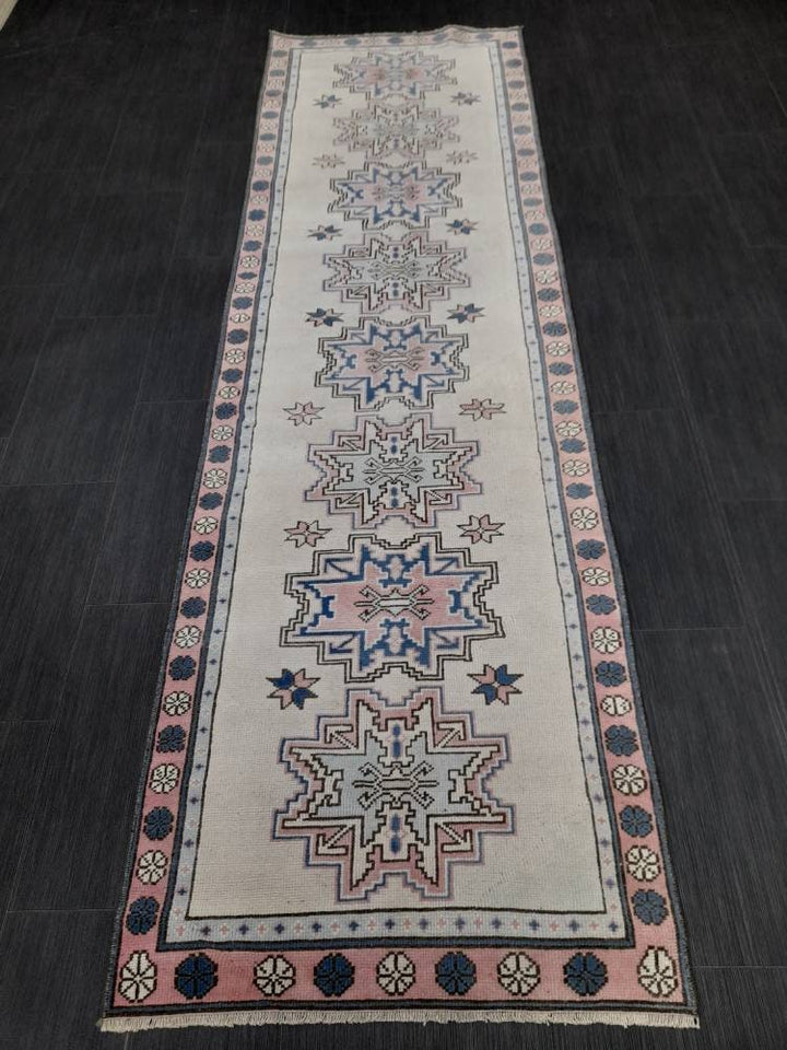 Beige Turkish Runner Rug 2' 7" x 9' Hand-Knotted border