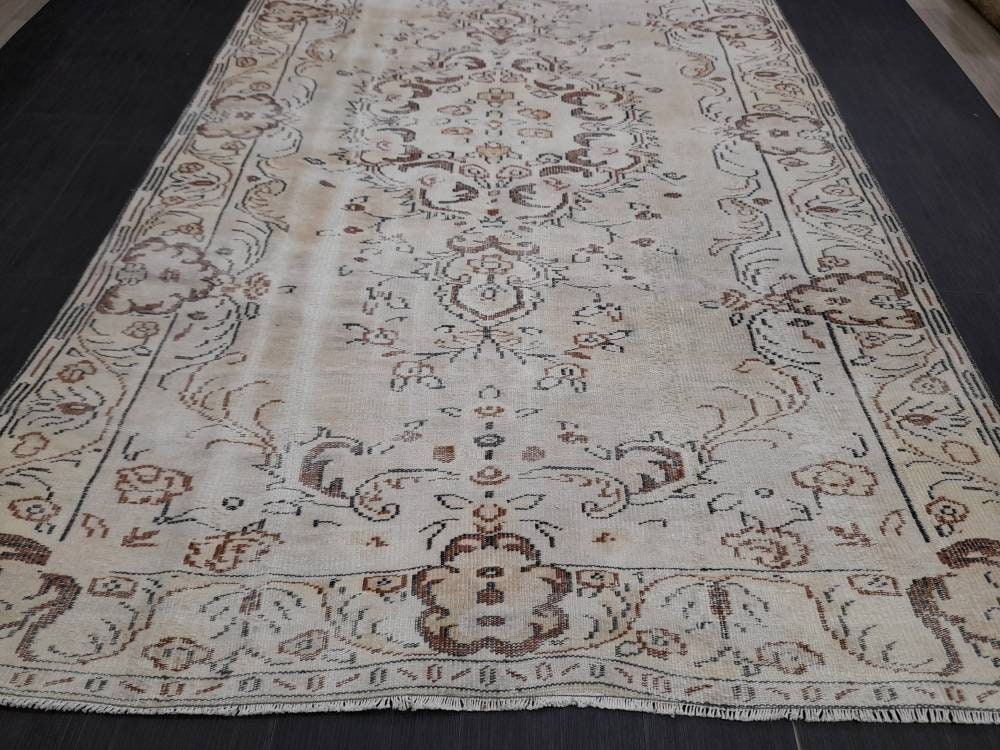 Beige Turkish Vintage Rug 6' x 9' 7" Hand-Knotted | No. WR84713