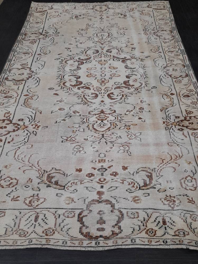 Beige Turkish Vintage Rug 6' x 9' 7" Hand-Knotted | No. WR84713
