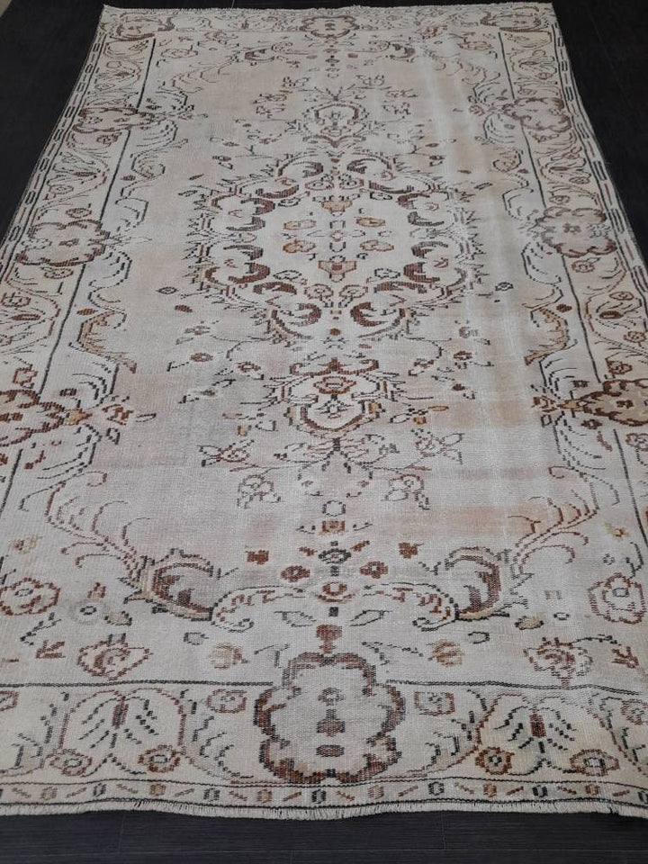 Beige Turkish Vintage Rug 6' x 9' 7" Hand-Knotted | No. WR84713