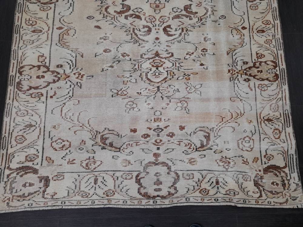 Beige Turkish Vintage Rug 6' x 9' 7" Hand-Knotted | No. WR84713