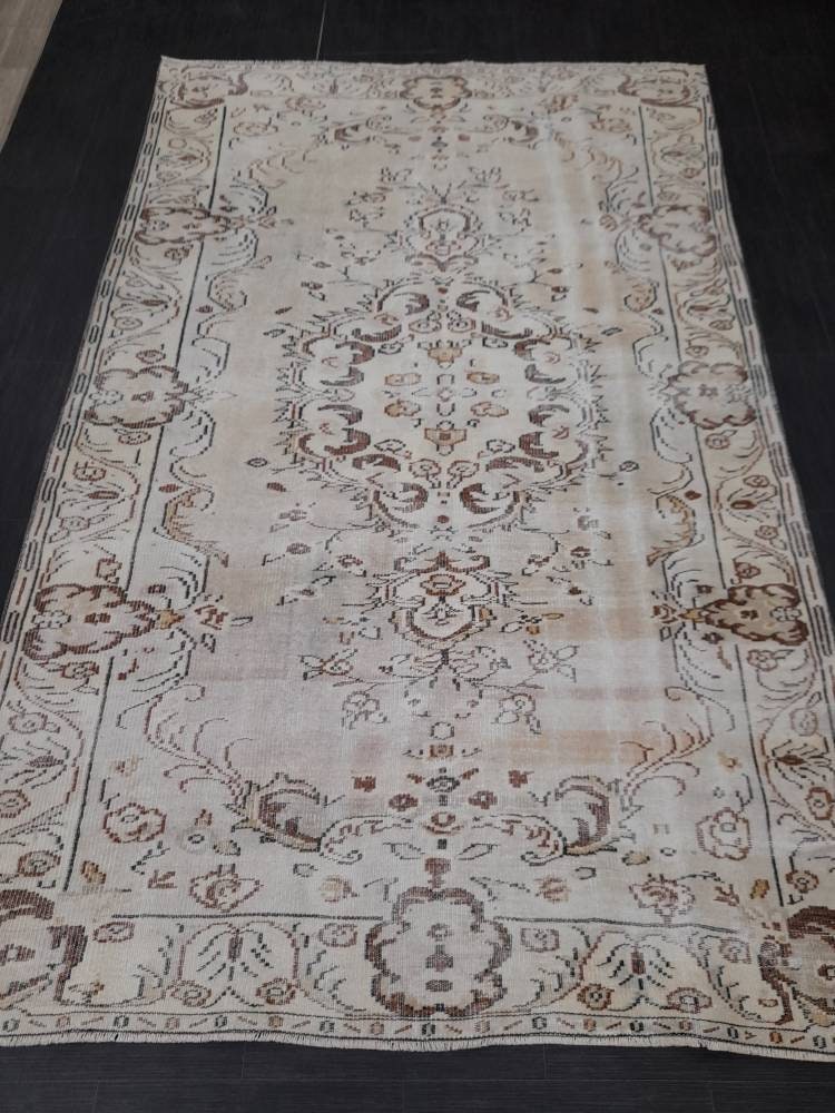 Beige Turkish Vintage Rug 6' x 9' 7" Hand-Knotted | No. WR84713