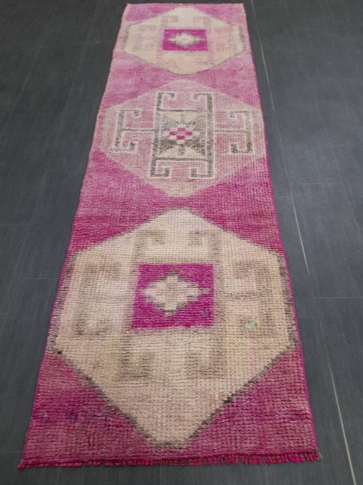 Beige Turkish Runner Rug 2' 5" x 8' 2" Hand-Knotted detail