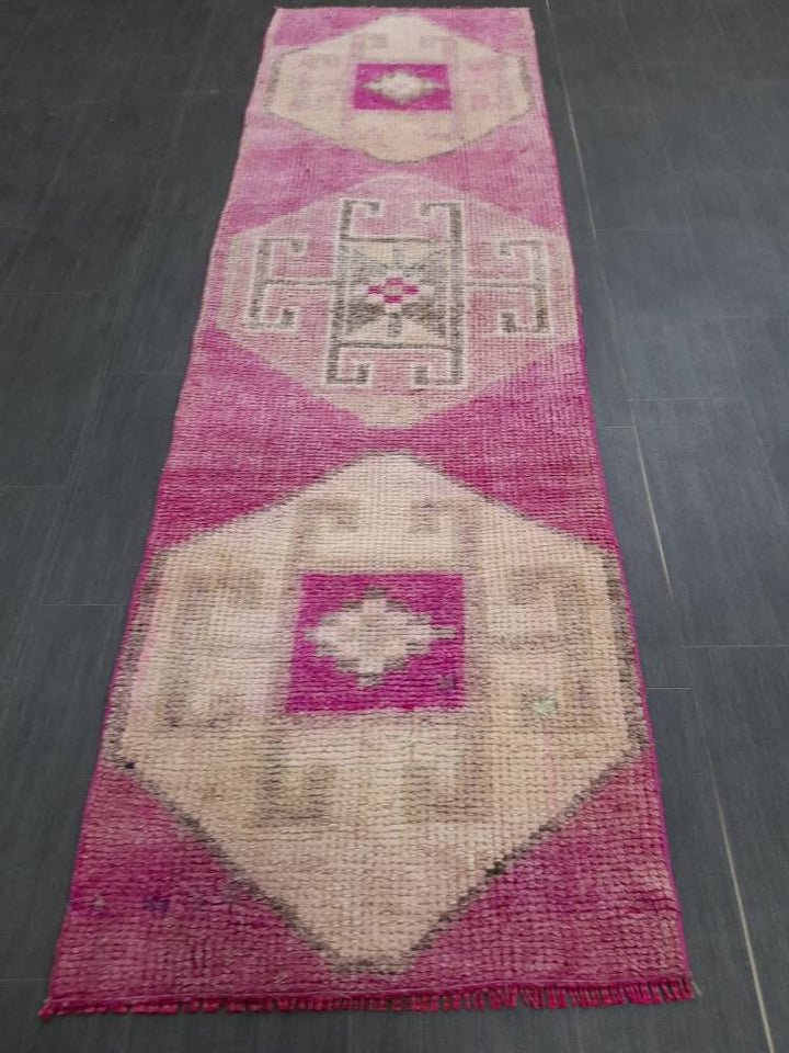 Beige Turkish Runner Rug 2' 5" x 8' 2" Hand-Knotted detail