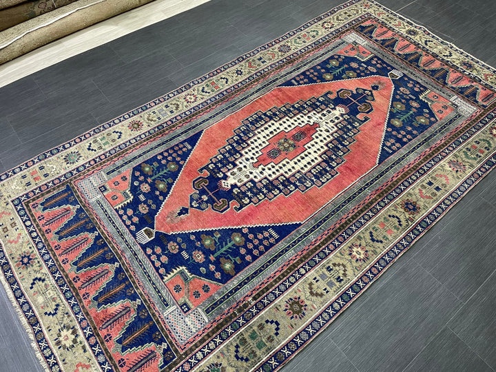 Beige Turkish Runner Rug 4' 10" x 9' Hand-Knotted detail