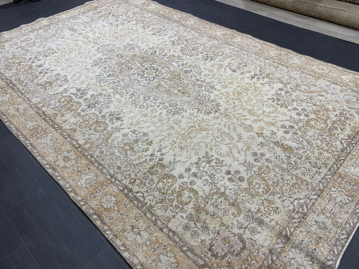 Beige Turkish Oushak Rug 6' 6" x 10' 4" Hand-Knotted detail