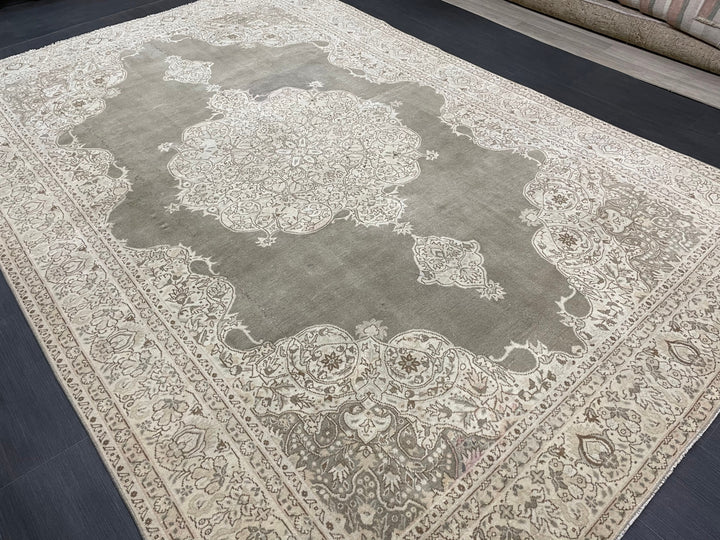Gray Oushak Rug 6' 8" x 10' - No. WR40444