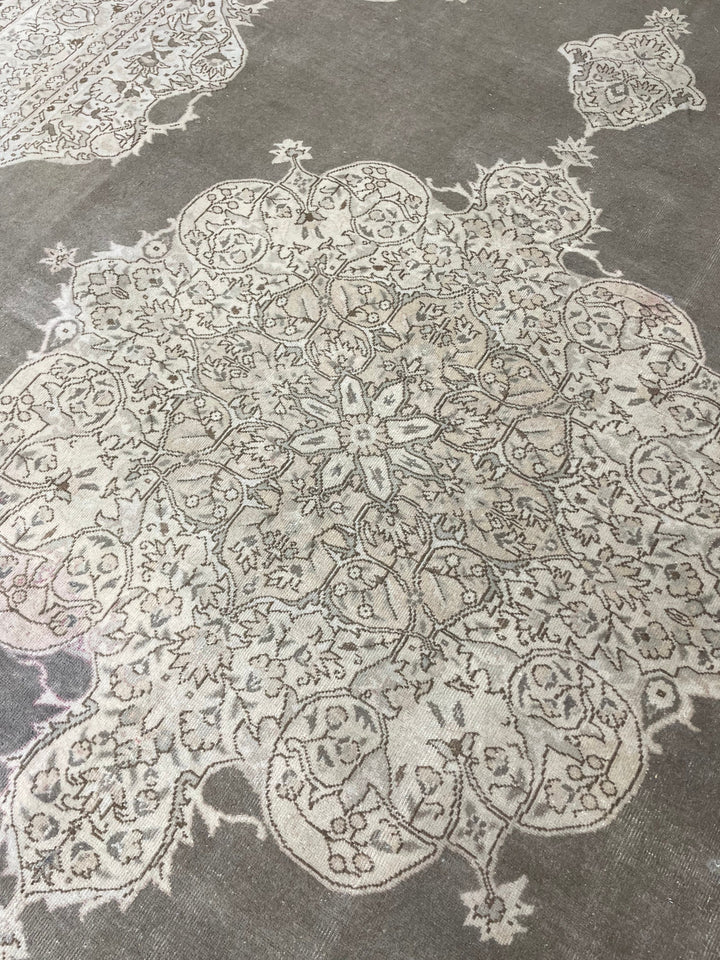 Gray Oushak Rug 6' 8" x 10' - No. WR40444