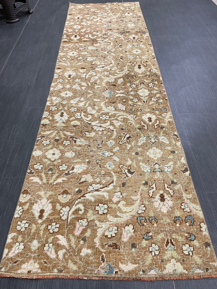Beige Turkish Runner Rug 2' 5" x 8' 6" Hand-Knotted close-up