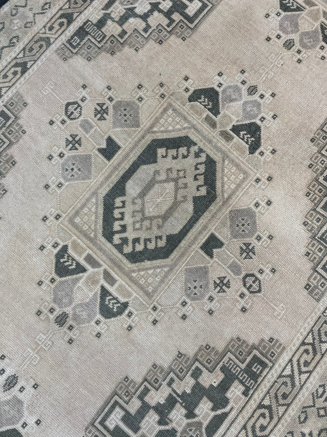 Beige Turkish Runner Rug 4' 3" x 10' 11" Hand-Knotted texture