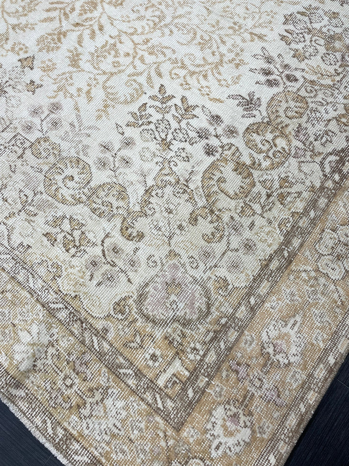 Beige Turkish Oushak Rug 6' 6" x 10' 4" Hand-Knotted close-up