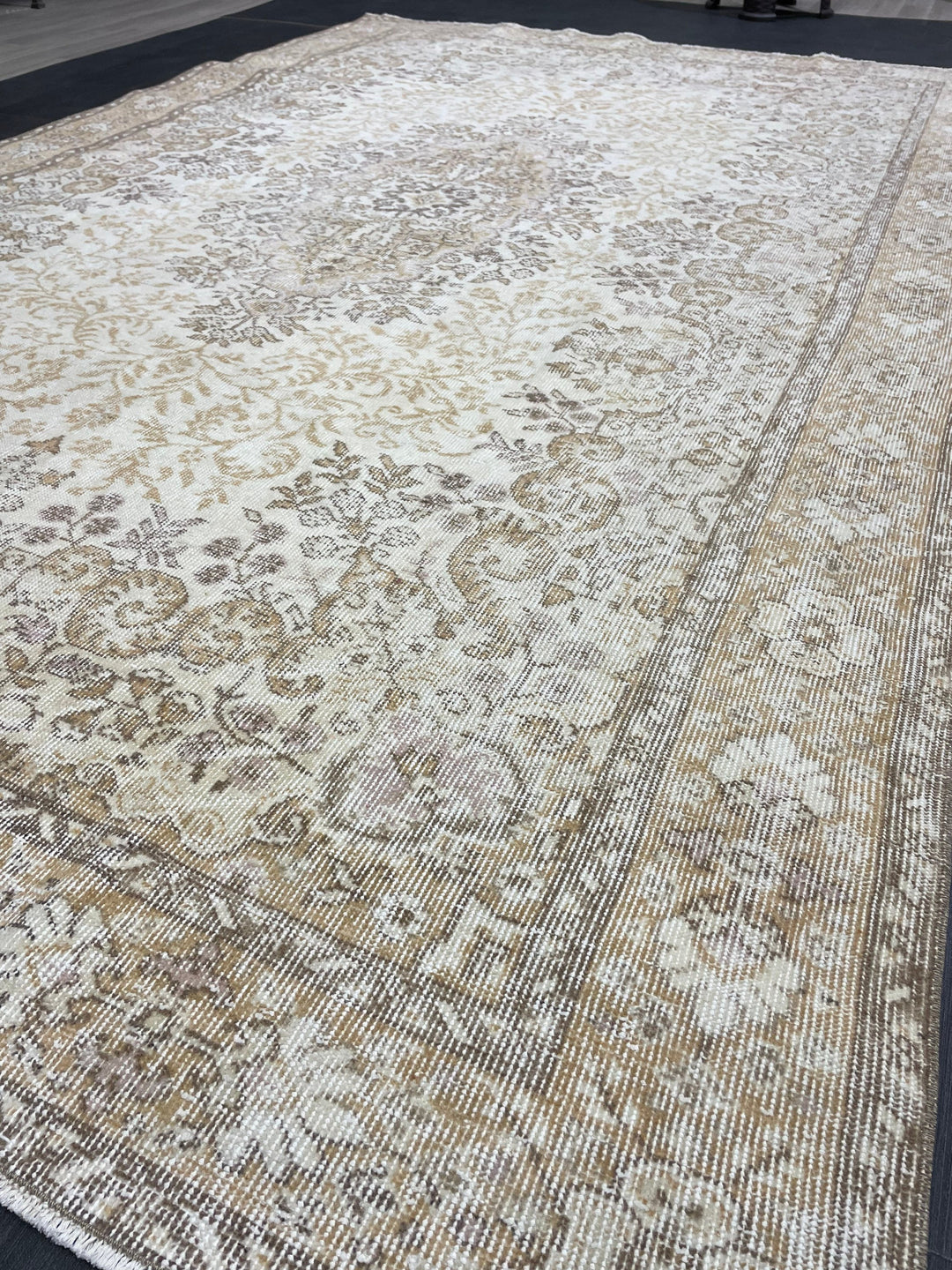 Beige Turkish Oushak Rug 6' 6" x 10' 4" Hand-Knotted pattern