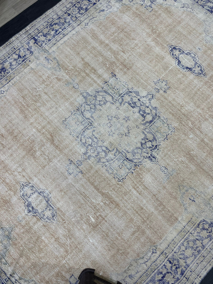 Beige Turkish Runner Rug 8' x 10' 10" Hand-Knotted texture