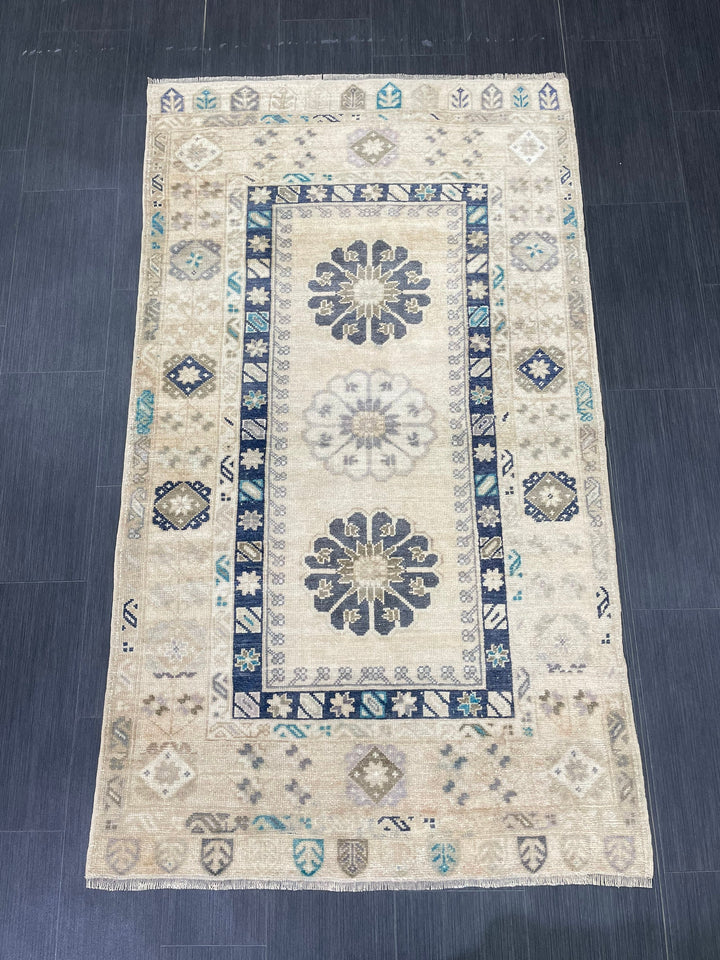 Beige Turkish Oushak Rug 3' 7" x 6' 3" Hand-Knotted pattern