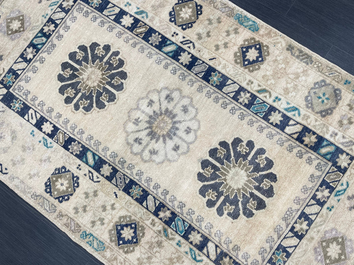 Beige Turkish Oushak Rug 3' 7" x 6' 3" Hand-Knotted texture