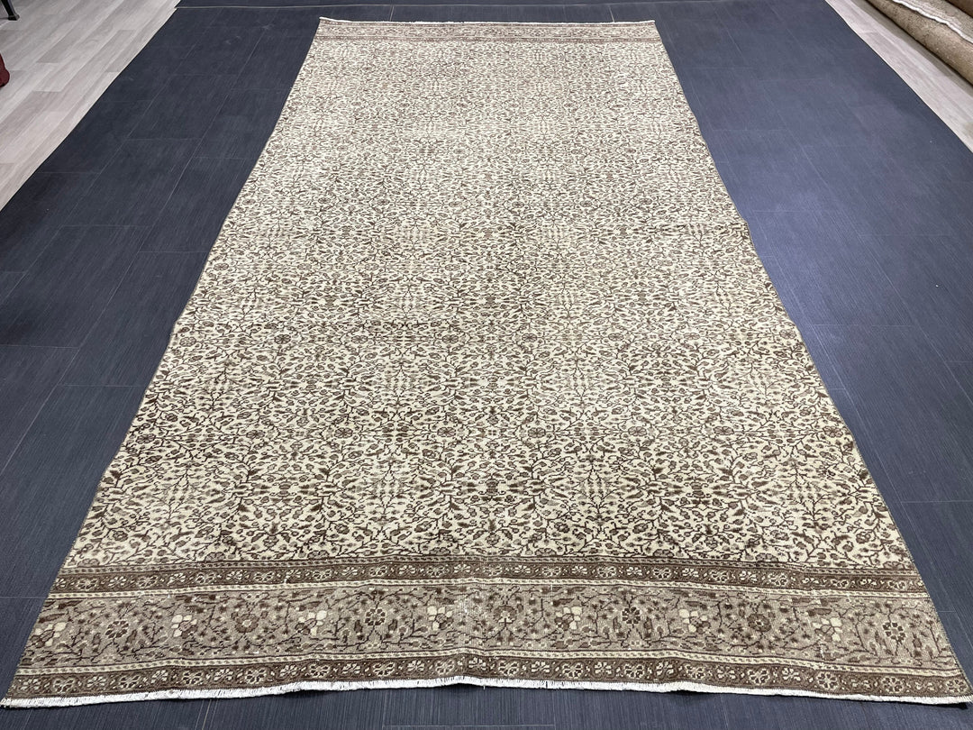 Rust Turkish Runner Rug 4' 8" x 9' 2" Hand-Knotted detail