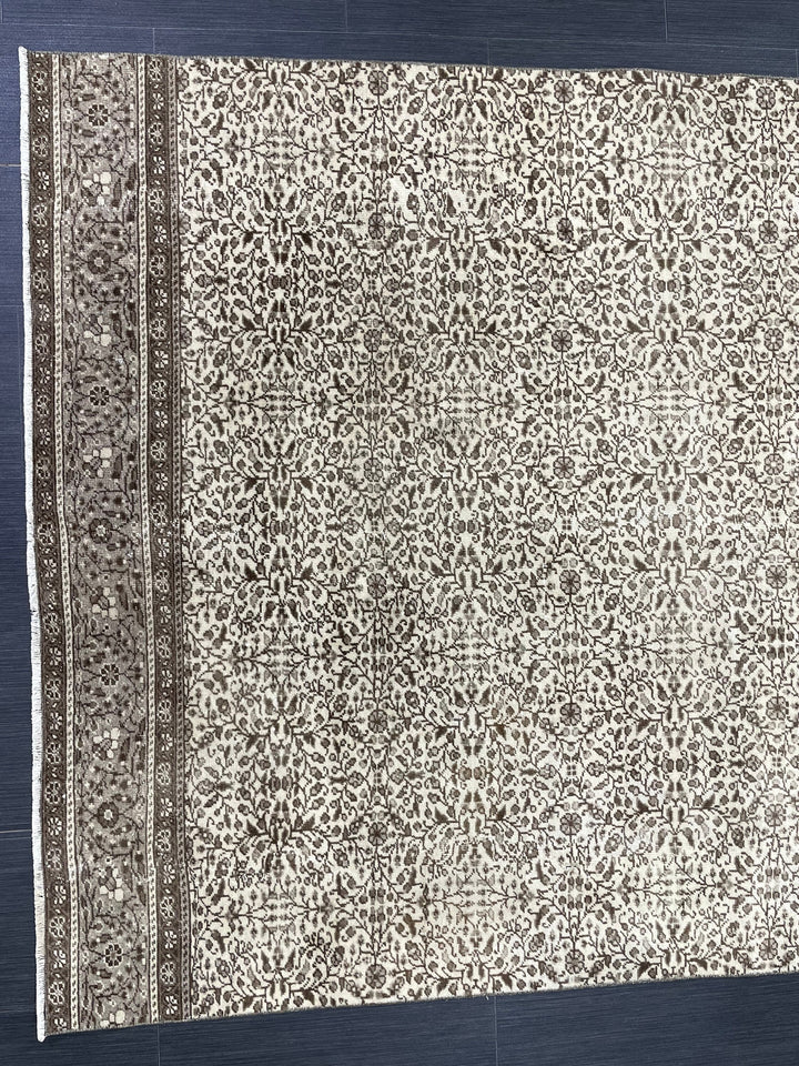 Rust Turkish Runner Rug 4' 8" x 9' 2" Hand-Knotted pattern