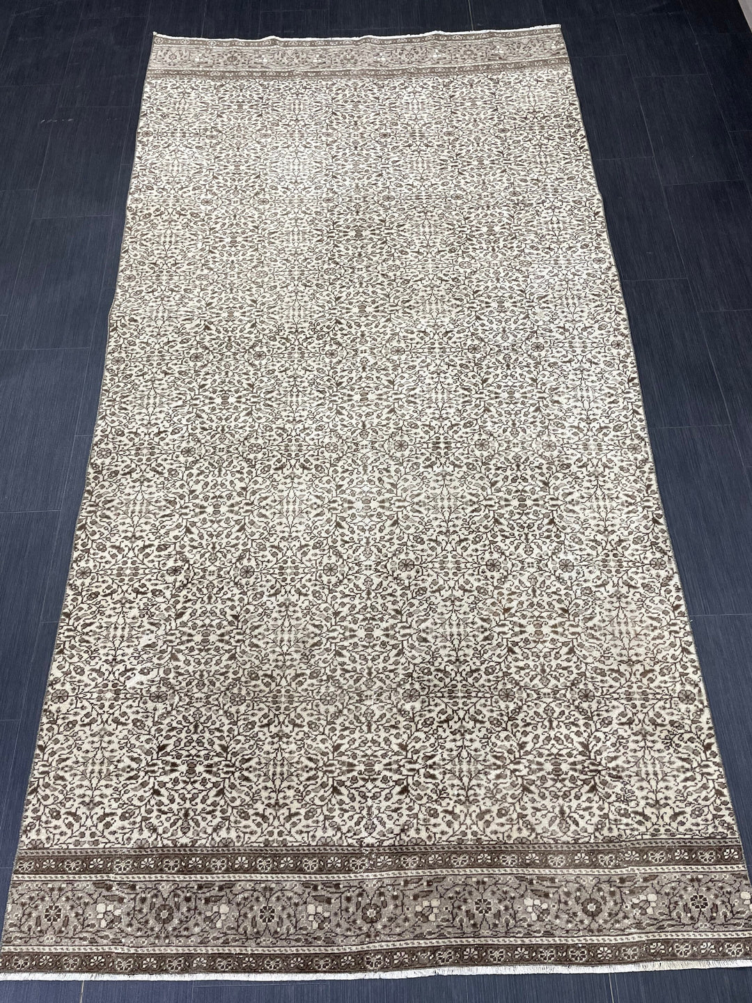 Rust Turkish Runner Rug 4' 8" x 9' 2" Hand-Knotted texture