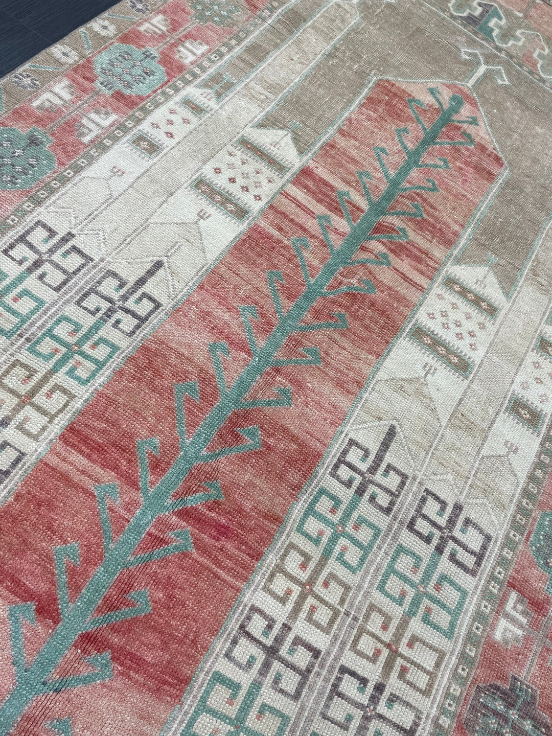 Beige Turkish Oushak Rug 4' 9" x 8' 4" Hand-Knotted close-up