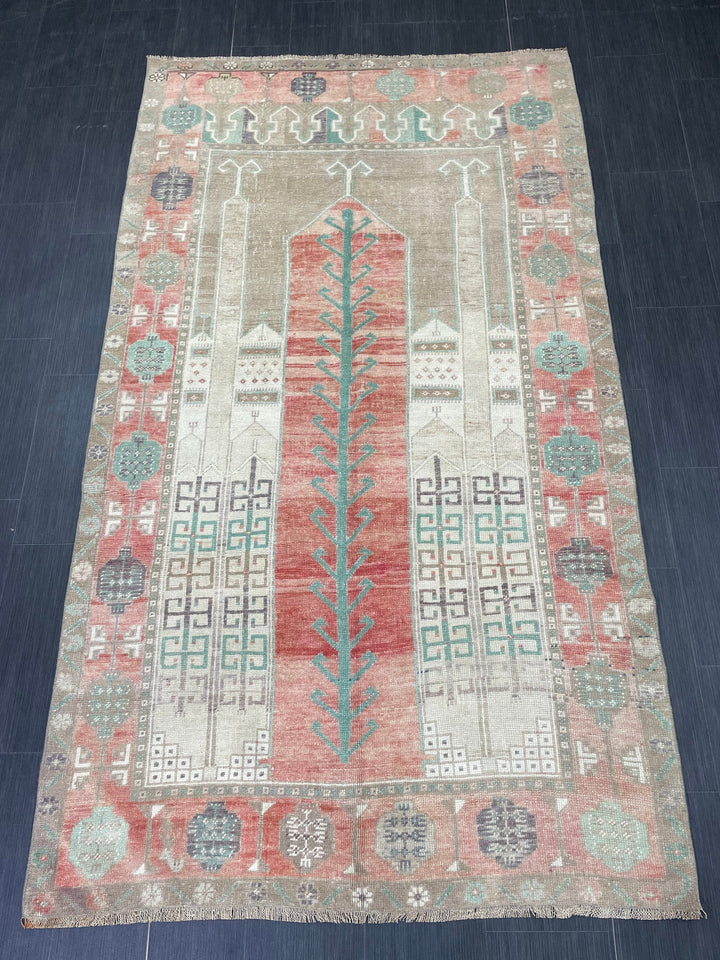 Beige Turkish Oushak Rug 4' 9" x 8' 4" Hand-Knotted pattern